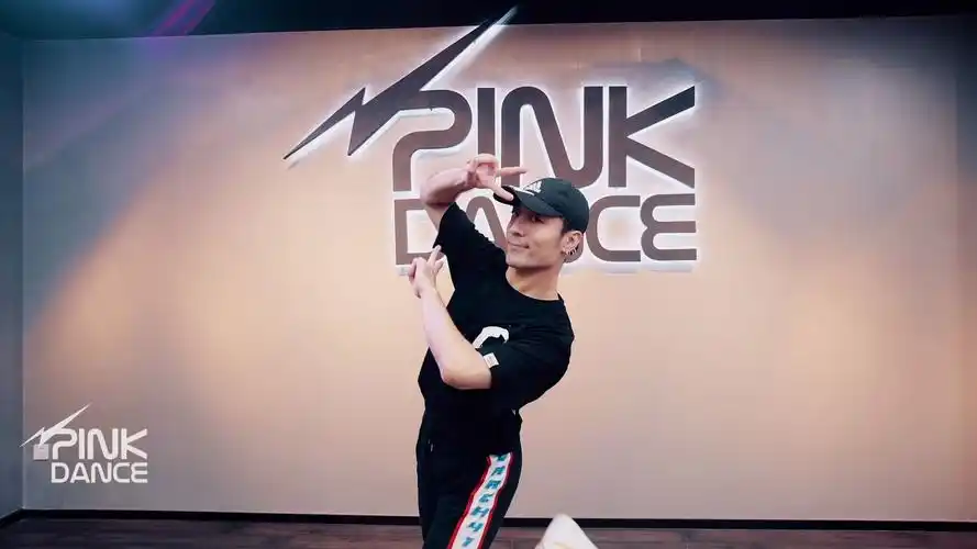 【上海pink舞蹈工作室】导师:白小白老师 music:闲庭絮 上海去哪学习