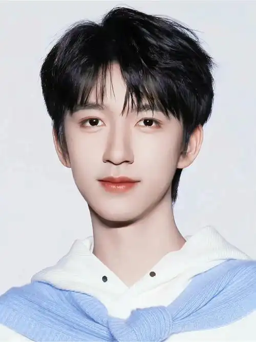 贺峻霖|终于可以放松一点了,学习学累了看到贺儿就有超多的动力,加油