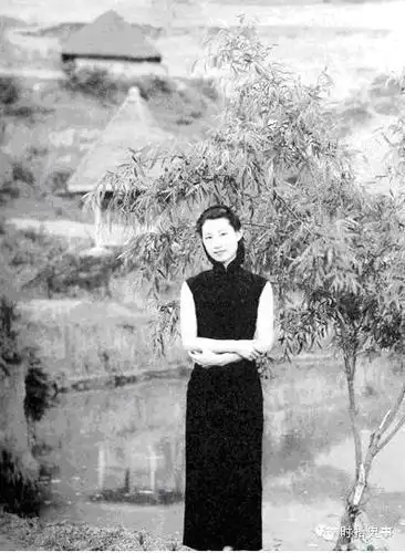 赵四小姐1947年5月摄于台湾井上温泉