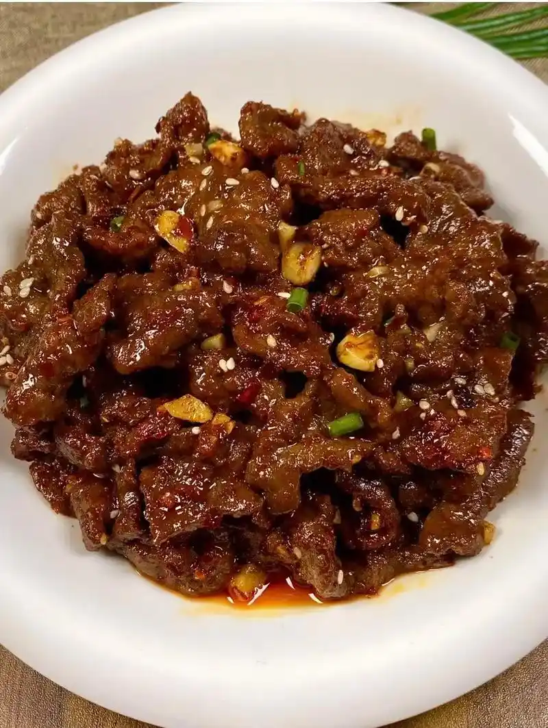 小炒牛肉的做法.这道小炒牛肉巨好吃!