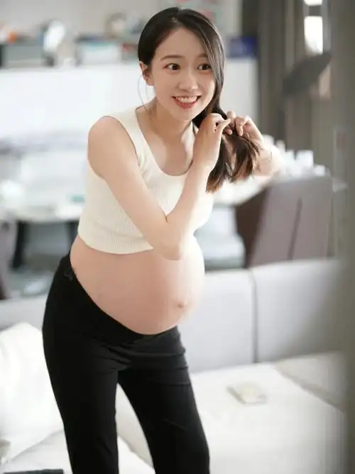 留个纪念呀大肚子的日子