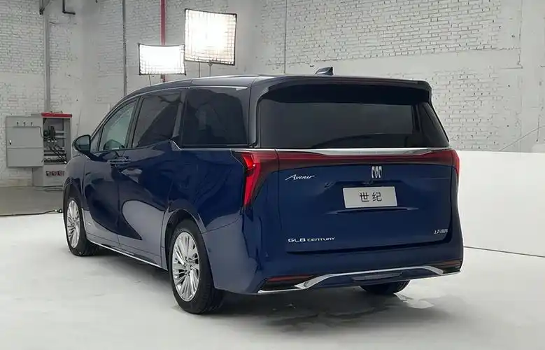 写在最后别克世纪七座蕴世版可以满足7人出行,在一些用车场景更加实用