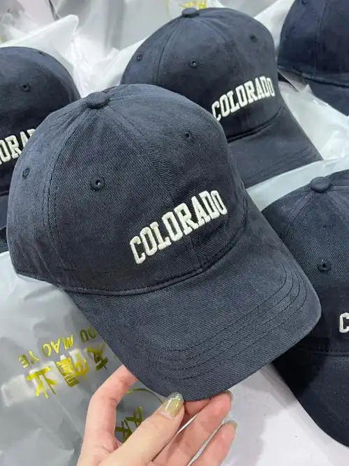 很显脸小的那种帽子后面可以调节,不挑头围～#鸭舌帽  #帽子  #棒球帽