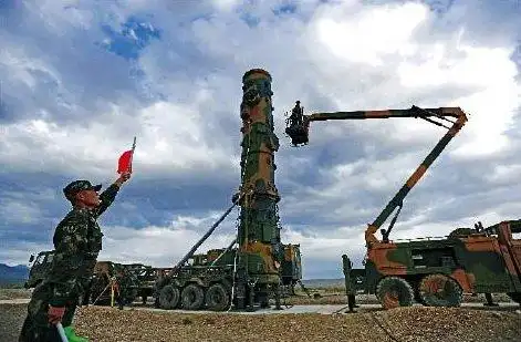 二炮演习成功规避卫星侦察 导弹命中目标(图)