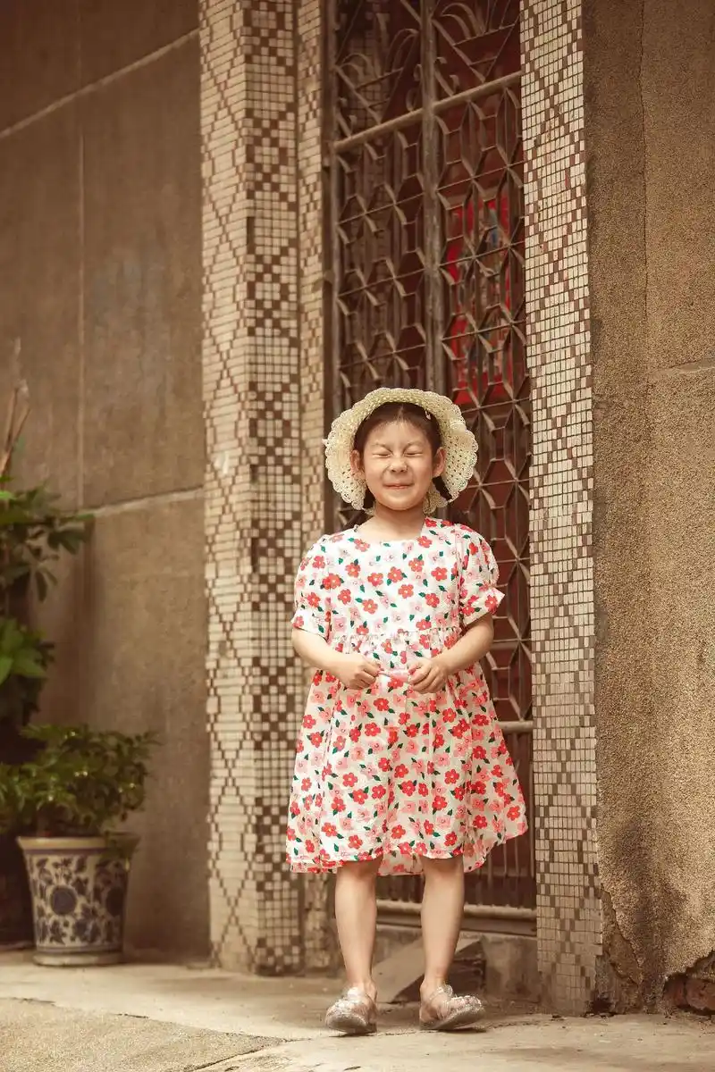 祝福所有的小朋友六一儿童节快乐.一组90年代的照片送给曾经也 - 抖音