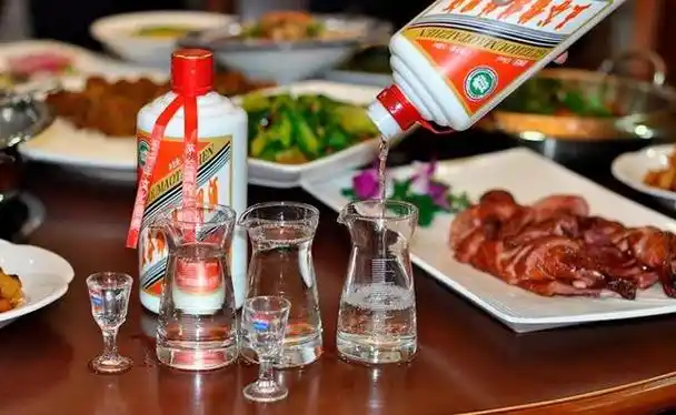 奇怪,有钱的上海人,酒桌没有"飞天茅台",但喜欢这几款酒