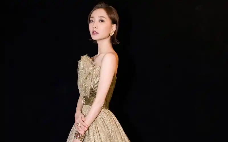 王珞丹优雅气质写真桌面壁纸