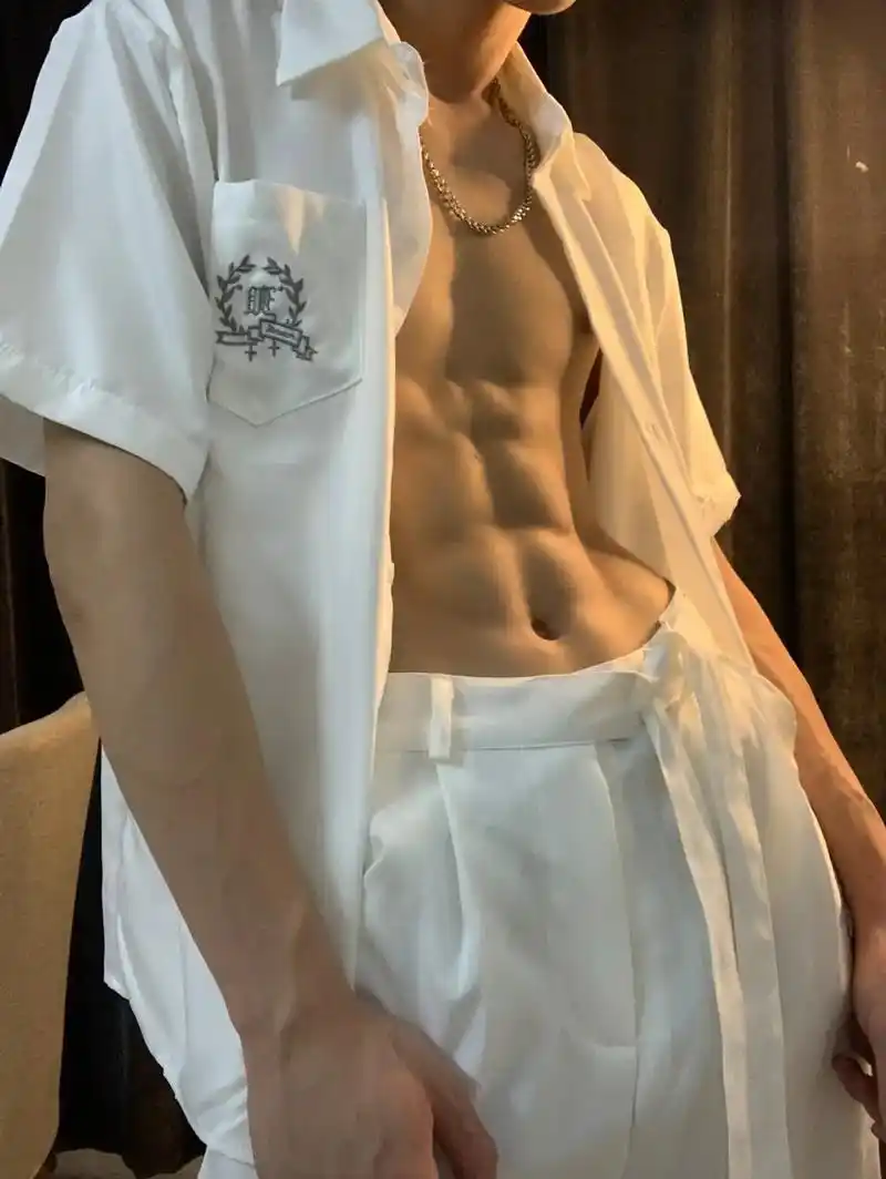 颜值 #腹肌 #腹肌神合集#可狼可奶 #汉服 因为他知道你 - 抖音