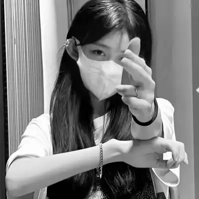 黑白头像情侣单人真人一男一女