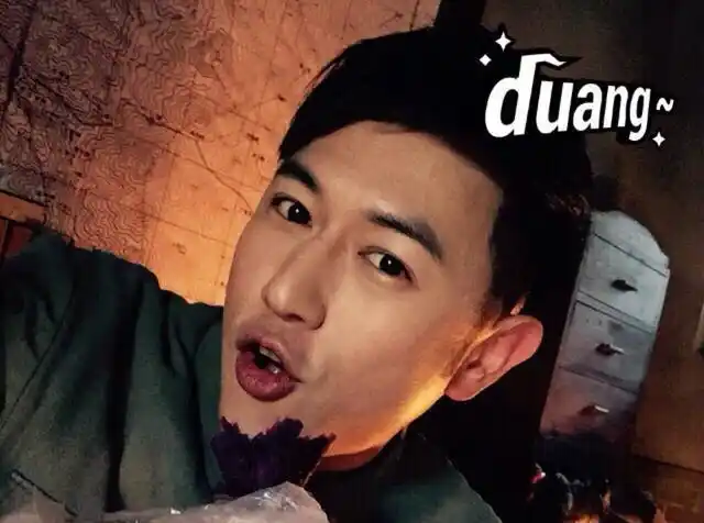 43岁陈键锋久违露面,辟谣向粉丝募捐,对学员溺亡事件只字不提