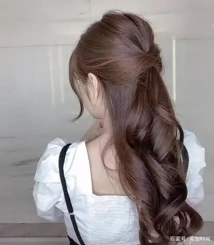 半扎发怎么扎好看?试试这3种扎发,显气质又时髦