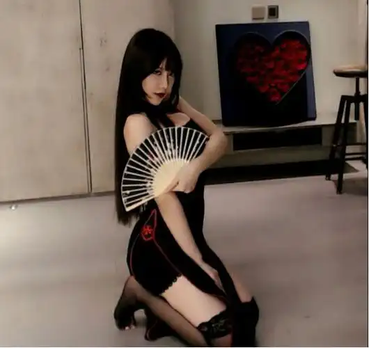 从罗米娜做主播直至现在已经有三年了,从她第一次直播到现在直播做的