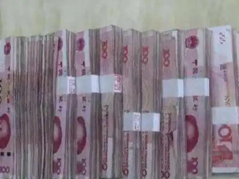 这五万块钱我父母也是一分没动,反而自己又添了五万,一共给了我十万