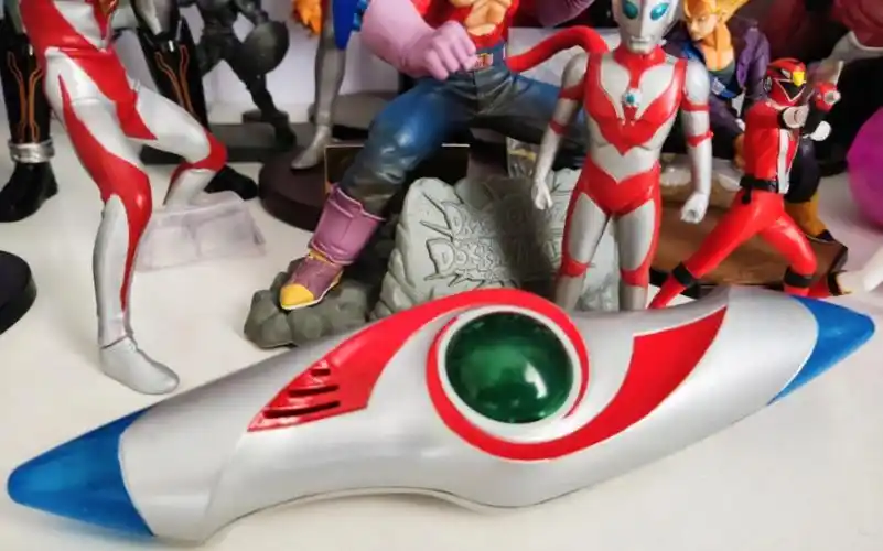 深爱地球的无敌英雄 帕瓦特奥特曼变身器 dx闪光棱镜简单把玩