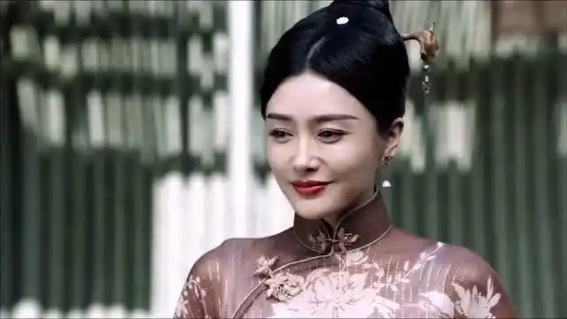 【秦岚】40岁的女人穿上旗袍女人味十足,风情万种