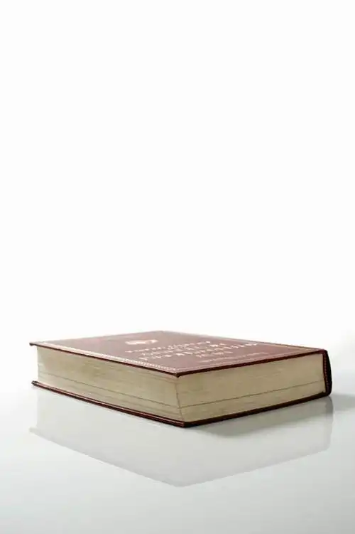 无人,竖图,室内,特写,白天,正面,静物,书籍,一本,阴影,灰色背景,反射,