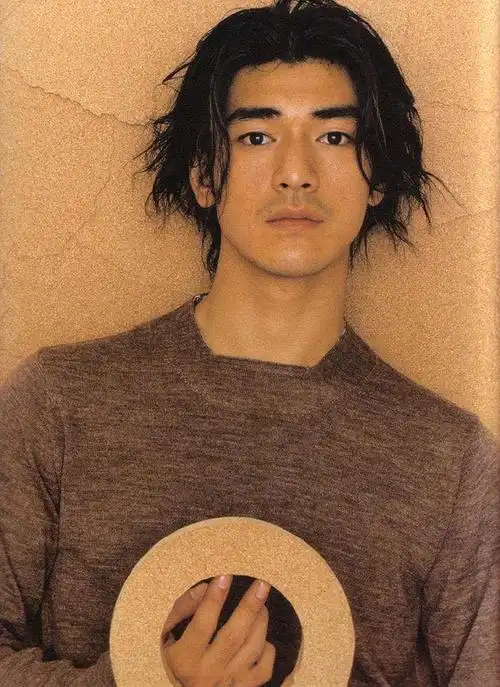 陈可辛心疼他秦岚喜欢他金城武用颜值演绎男女通吃