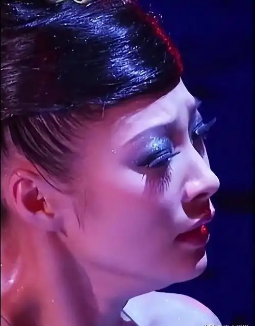 一生只为刘德华伴舞,赖文慧堪称华仔红颜知己,41岁还