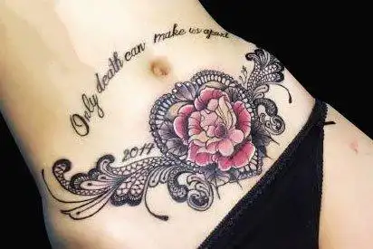 女性遮盖妊娠纹的纹身图案大全3