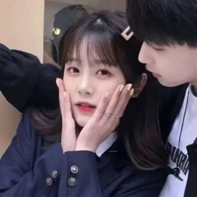 适合学生的情侣头像不易发现情侣头像校服真人一人一张图片