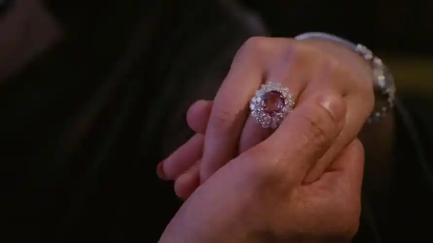 色戒里王佳芝这个戒指今天的市价值多少钱啊