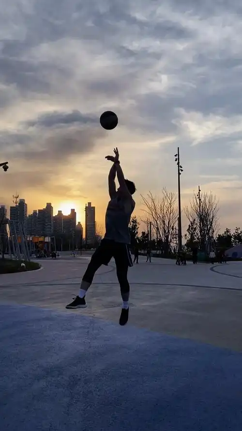篮球男孩#"夕阳西下,想要带你回家"
