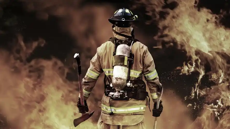 腋窝消防水带消防员的祈祷