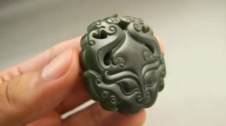 精雕和田青玉顶级细料——兽面玉佩 - 千年 - ★玉一品★玉雕工作室