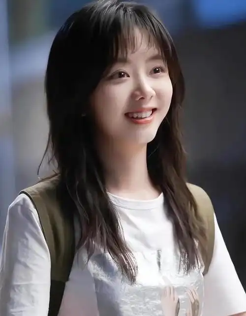 谭松韵被曝与万达导演结婚?与景甜有染?