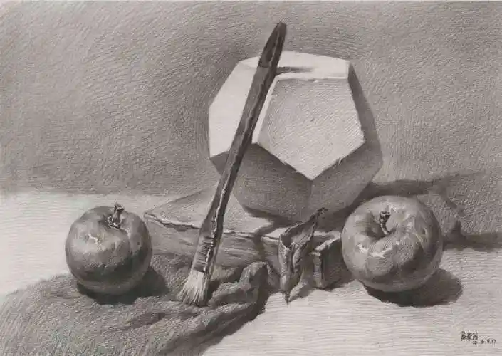 素描静物组合,大玻璃杯器皿和苹果等组合,这次的教程素材图还是比较
