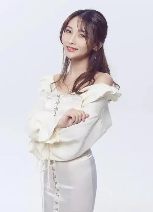 斗鱼叶知秋vanessa个人资料简介叶知秋生活照写真相关事件