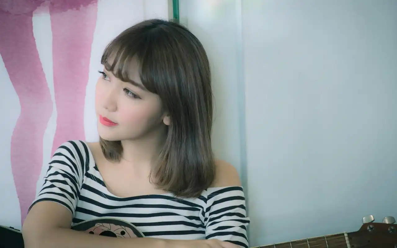 大眼漂亮美女图片高清电脑桌面壁纸 第二辑