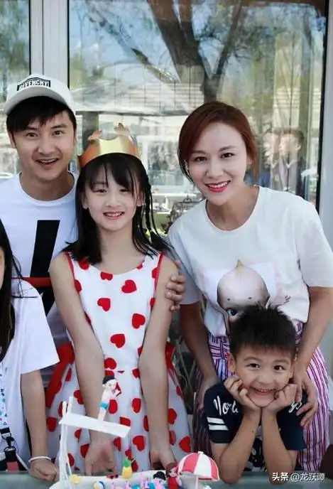 一夜被骂3万次叶一茜的遮羞布终究被女儿森蝶亲手扯下