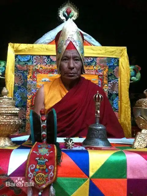 "仁波切"为藏族佛教信徒对活佛的尊称.