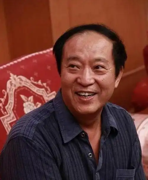 牛群把遗产和遗体一起捐出也没能挽回名声他究竟做错了什么