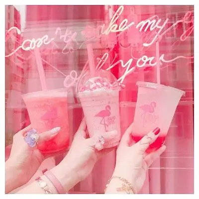 天空 仙女 潮图 粉色系 可爱 ins风 日系 韩风 色彩 精致 配图 说说