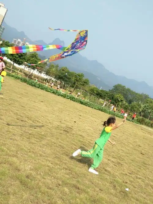 御景幼儿园专场——趁秋风正好我们一起去放风筝吧