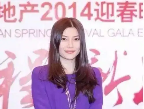 纪凯婷出席龙光地产2014年迎春晚会对于家族企业而言,企业上市是一把