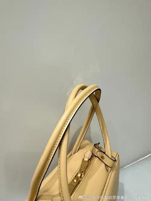 miumiu新品 公文包 (长手柄)