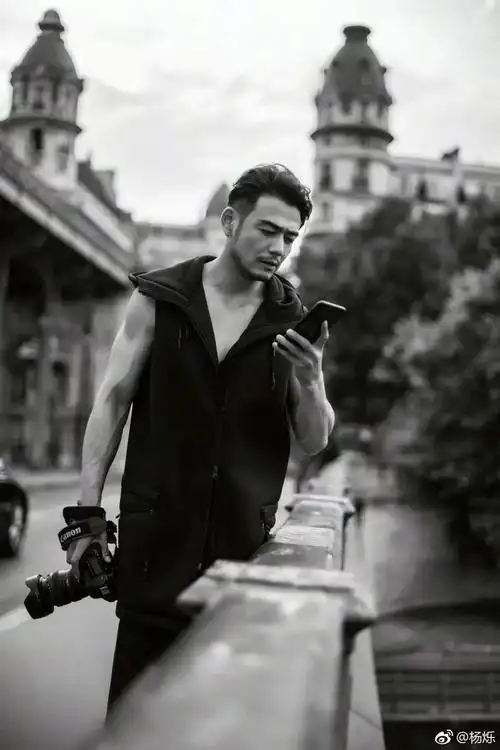 这是我最喜欢的硬汉,霸气的演员扬烁.