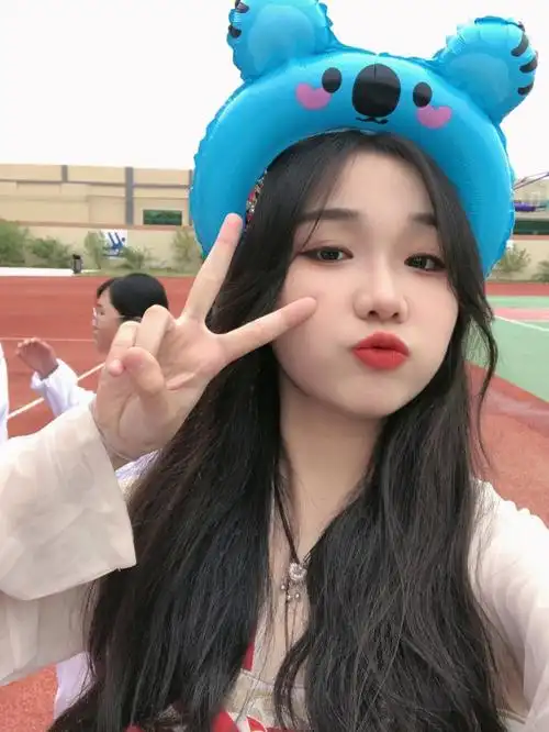 一天的四张不同自拍