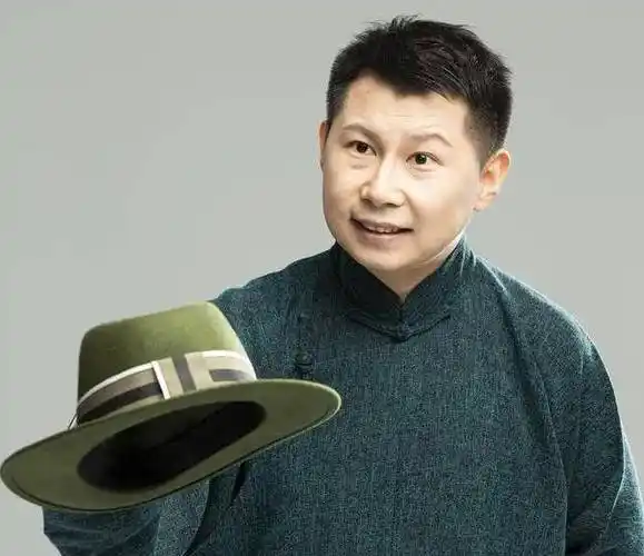 姜昆登陆央视春晚令人欣慰,希望下次能看到侯耀华,何云伟,周炜_相声