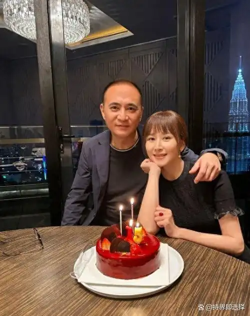 结婚15年后,前银幕女神·胡静和丈夫朱兆祥的婚姻依然幸福.