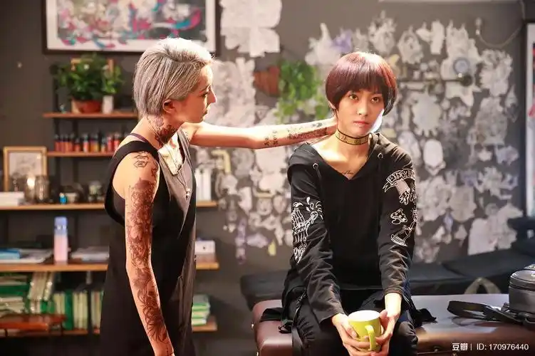 电影纹身女友的相册-凉子-纹身师