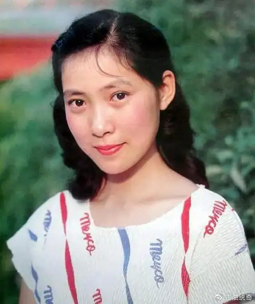 张铁林:抛弃波兰妻子,情断北影校花,55岁女友刘玉婉才是老伴儿