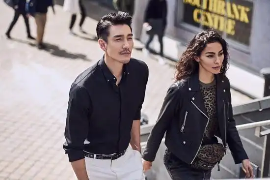 有种差距叫胡兵胡东,弟弟成亿万富豪,哥哥却因犯错沦为阶下囚