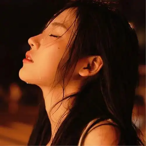 让对方看到心疼的图片头像