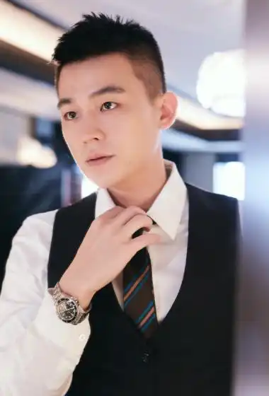 欧豪黑色西装魅力写真图片,欧豪图片-第7图