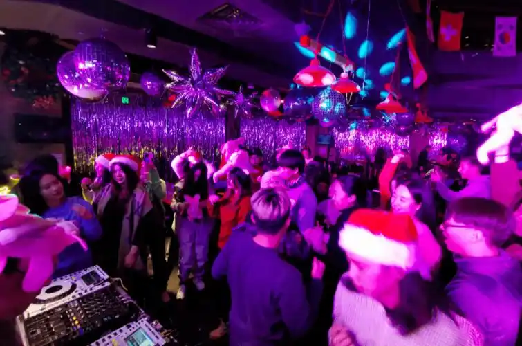 太舞雪况预告丨天暖无风滑完雪约你来蹦迪