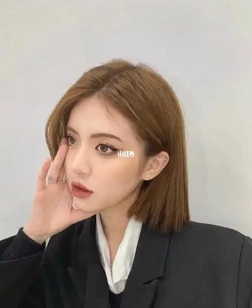 女生短发 初恋发型 显白发色 黄皮适合发色